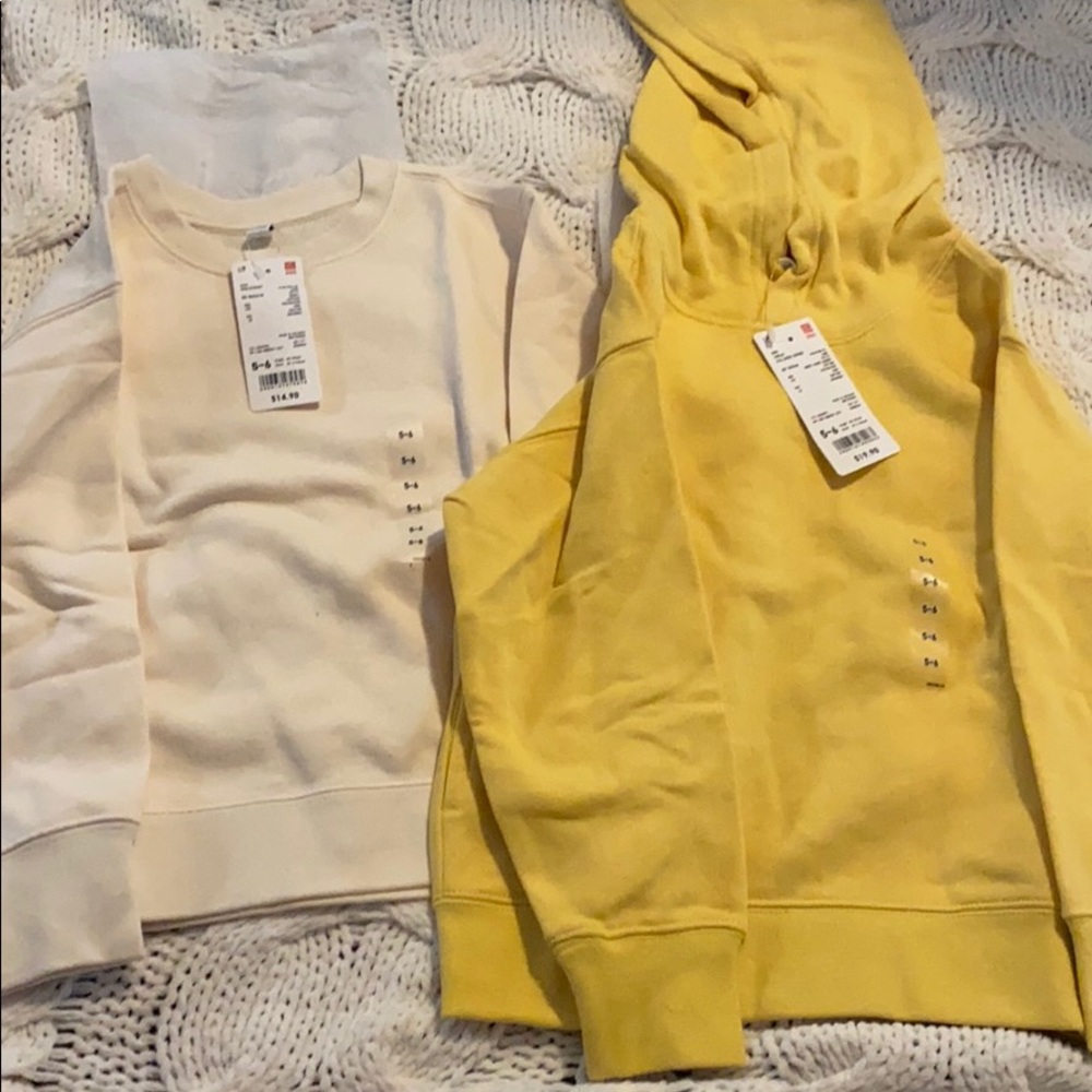 2 unisex kids sweatshirt bundle size 5/6